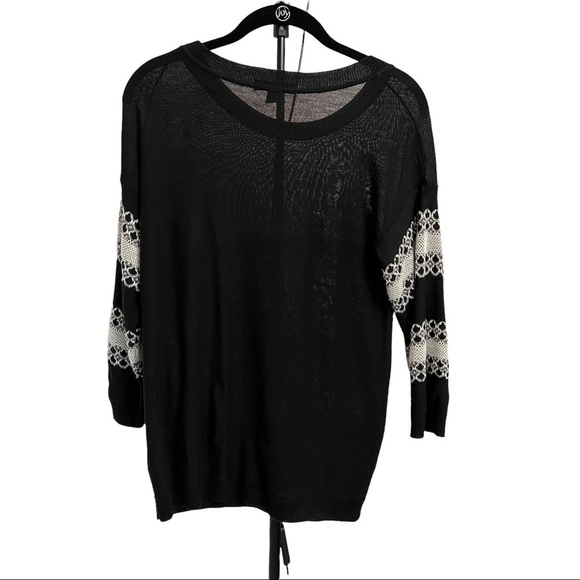 One A sheer light weight sweater Size XL - Picture 2 of 8